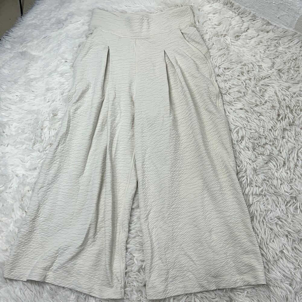 Lululemon Can You Feel The Pleat Crop Light Ivory (First Release)